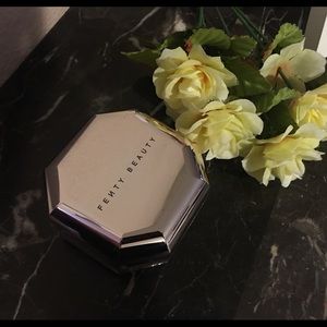 Fenty Beauty Pro filt’r Instant retouch powder